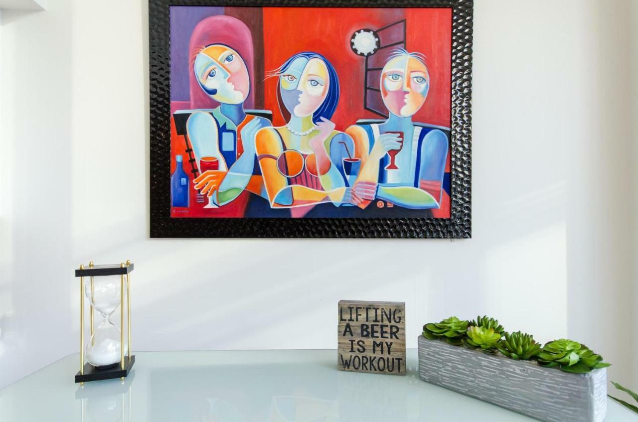 Popular Downtown La Presidential Loft With Pool Table Apartment